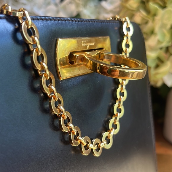 Salvatore Ferragamo Gancini Brown Leather Shoulder Bag P21 | RARE COLOR! - Picture 10 of 16